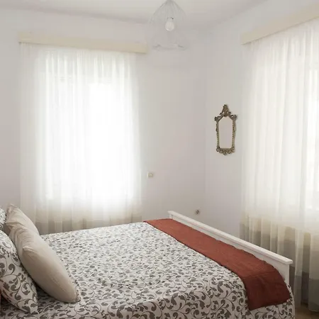 Virginia's Dream House * Pilos